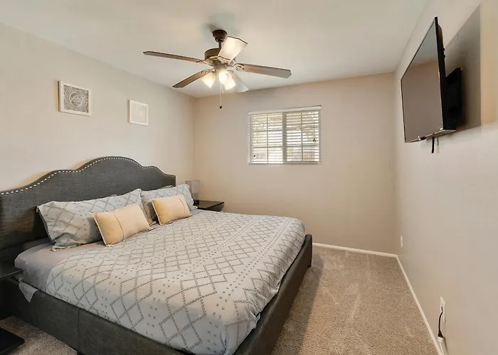 Heated Pool, Sports Court, Pool Table, King Beds *