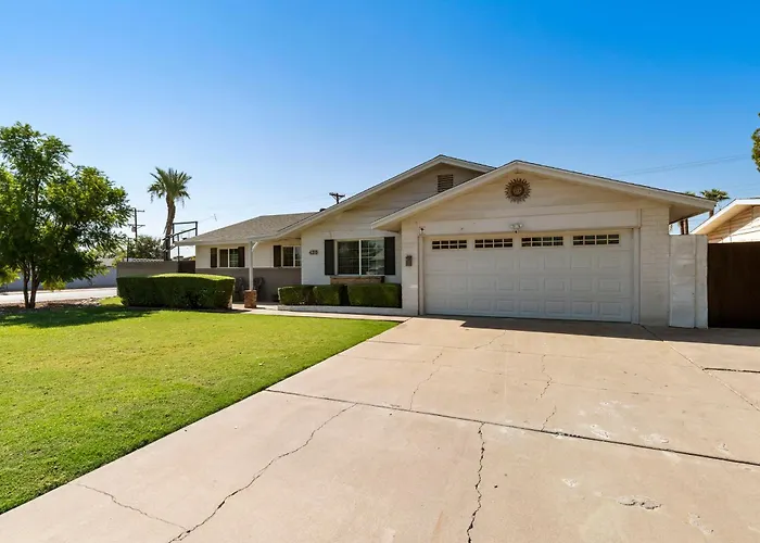 Heated Pool, Sports Court, Pool Table, King Beds *