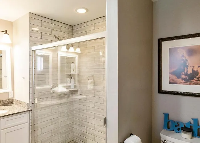 Heated Pool, Sports Court, Pool Table, King Beds Tempe